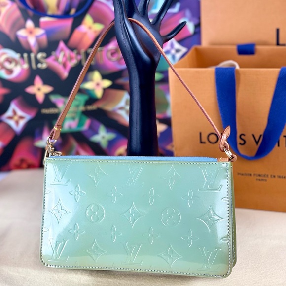 Louis Vuitton Handbags - ❌SOLD❌ 💎✨AUTHENTIC✨💎 LOUIS VUITTON
Vernis Lexington Monogram Pochette Handbag